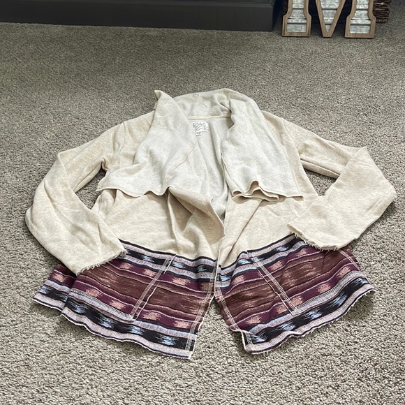 Billabong Sweaters - NWOT Billabong Sweater